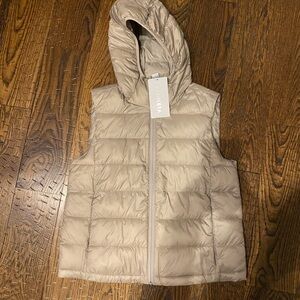 Athleta Aire Puffer Vest NWT